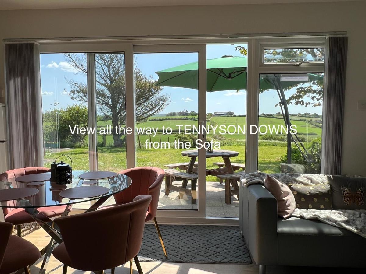 Valley View Self-Catering Coastal Bungalow In Rural West Wight Freshwater Exteriér fotografie